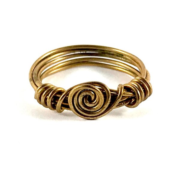 Jewelry - Gold Tone Wire Wrapped Ring Size 6.5